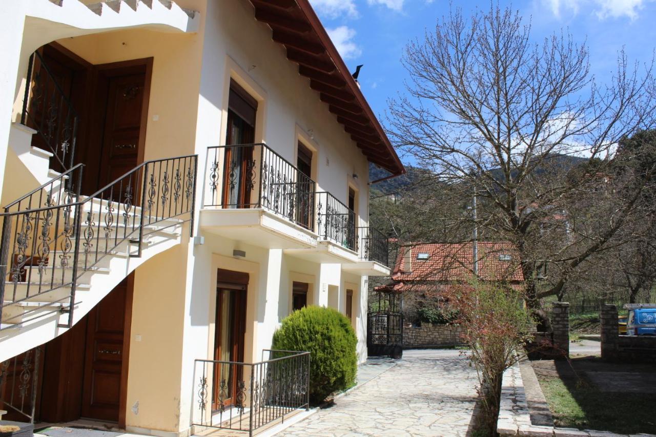 Family'S Houses Калаврита Экстерьер фото